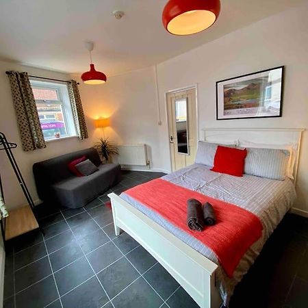 Brickworks - 2 Bedrooms, 15 Mins Walk To The Centre, With Garden Cardiff Exterior foto