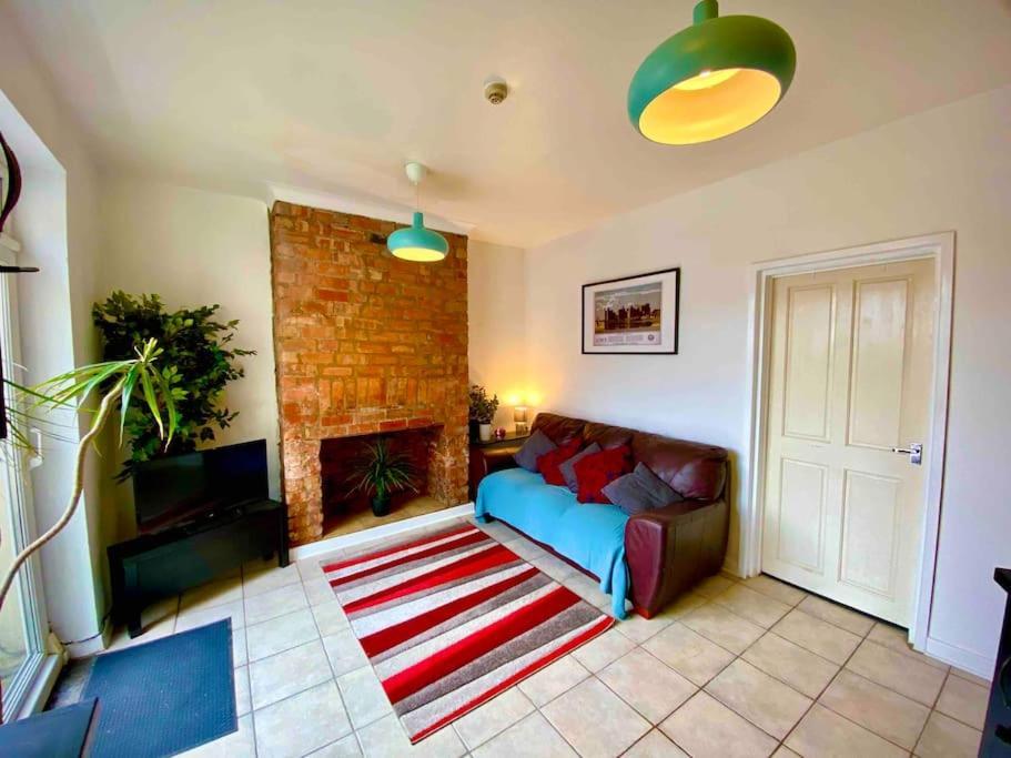 Brickworks - 2 Bedrooms, 15 Mins Walk To The Centre, With Garden Cardiff Exterior foto