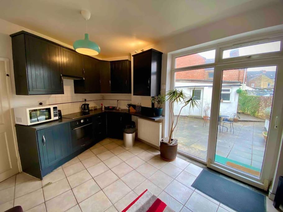Brickworks - 2 Bedrooms, 15 Mins Walk To The Centre, With Garden Cardiff Exterior foto